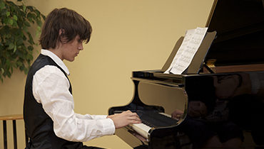 Cours de piano- École de Musique à Brossard, McMasterville, Saint-Bruno et à l'Île des soeurs - Archets et Compagnie